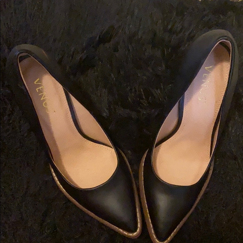 VENUS brand wedge pumps